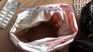 VIDEO: Iranian prins în flagrant în Capitală, în timp ce vindea 500 de grame de heroină pentru 11.000 euro