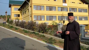 Nou focar de infecţie în Suceava. 72 de persoane infectate cu COVID-19, la un azil din cadrul Mănăstirii Bogdăneşti