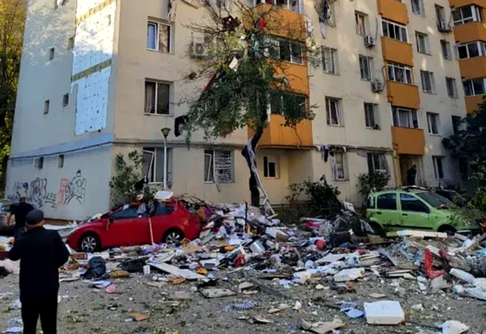 Exclusiv Explozia din Rahova a distrus și mașini parcate lângă bloc, nu numai vieți și locuințe. Câte dosare de pagubă au deschis asigurătorii în zonă