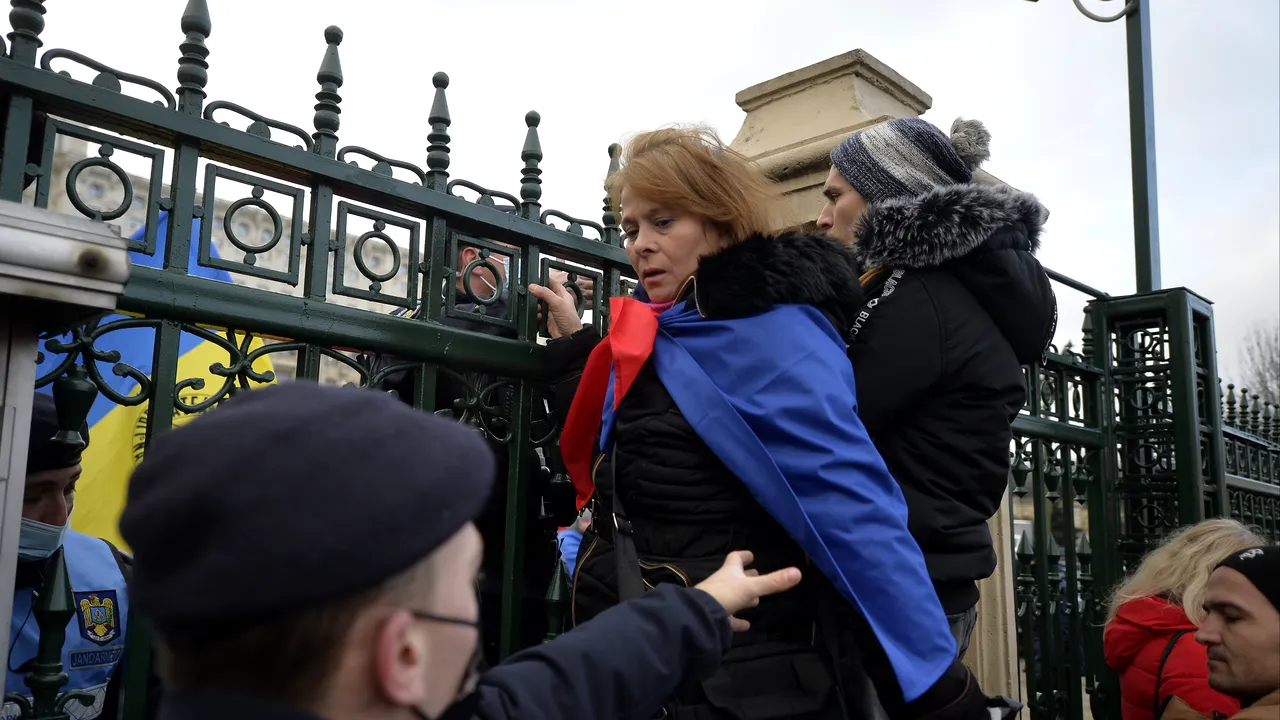 Cronologia incidentelor de la Parlament, prin ochii MAI: S-a rupt încuietoarea!