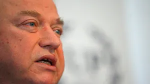 PREZENTUL FĂRĂ PERDEA Marius Oprea: Oare cît din economiile generalului-pensionar Talpeş miros a petrol? 