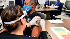 Noua tulpină SARS-CoV-2 dă peste cap planurile autorităţilor. Varianta de coronavirus ar putea deveni dominantă în SUA în câteva săptămâni