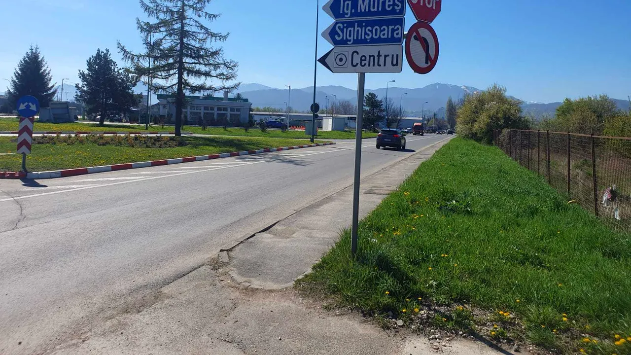 Locuitorii unui cartier de sub Tâmpa ies în stradă pentru autorizaţii, utilităţi, asfalt şi lumină. Răspunsul Primăriei