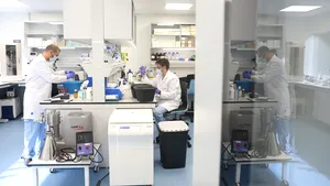 O nouă descoperire. Adulţii pot avea simptome ale Covid-19 asemănătoare cu cele ale sindromului inflamator multisistem la copii