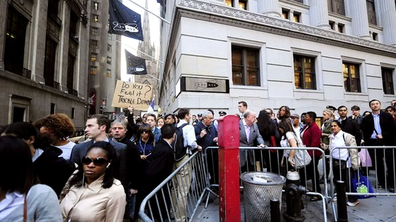 A treia zi de proteste în Manhattan: Cel puţin cinci persoane au fost rănite