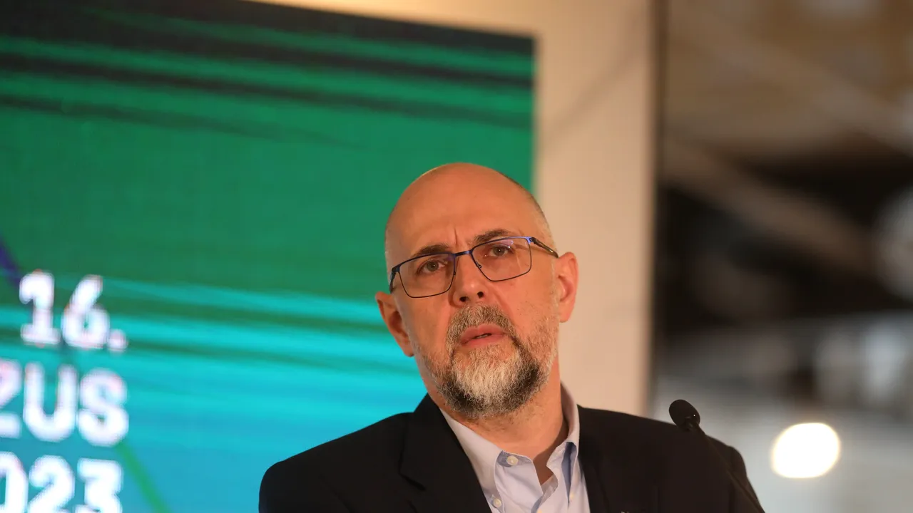 Kelemen Hunor, la congresul USR: Bine v-am găsit după aterizarea noastră forţată. Voi cunoaşteţi sentimentul