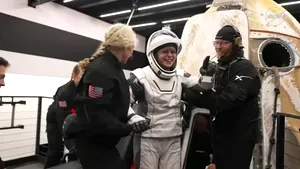 „E bine să fim acasă”: Astronauții care și-au întrerupt misiunea din spațiu, au amerizat cu succes