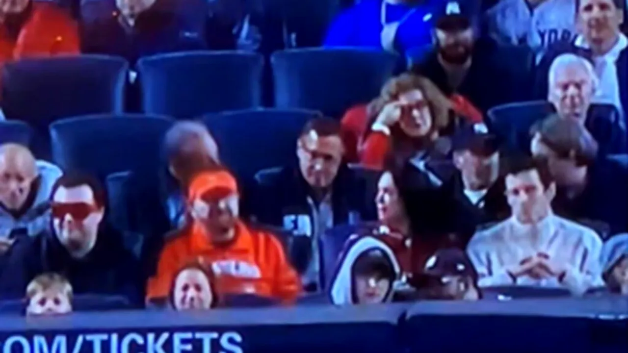 „Norocoasă că stă lângă o celebritate”: momentul bizar cu Dua Lipa și „Marlins Man” care a făcut înconjurul internetului