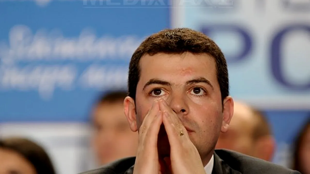 PC: Guvernul va ceda şantajului UNPR dându-i 2-3 ministere doar ca PDL să rămână la putere