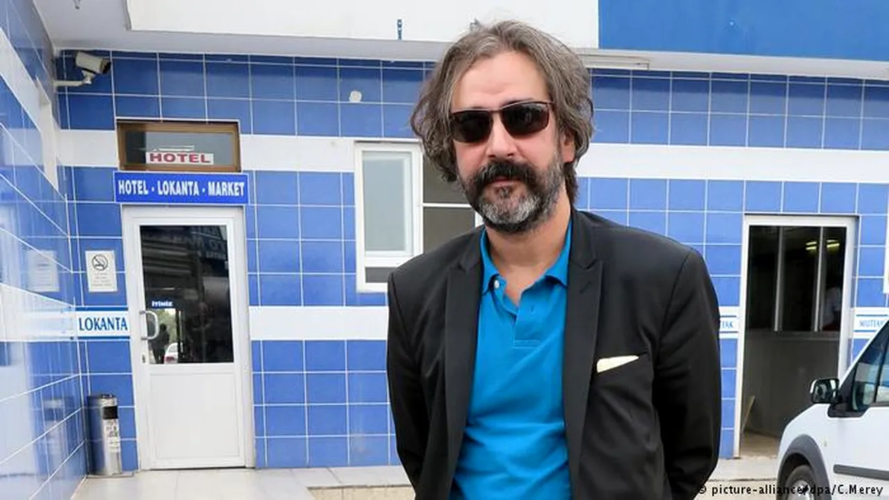Jurnalistul german arestat în Turcia de peste un an va fi eliberat, dar va fi inculpat şi riscă o pedeapsă cu închisoarea 