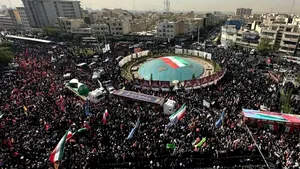 Mii de iranieni la funeraliile comandanților uciși în războiul de 12 zile cu Israelul