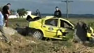 Iaşi: 4 persoane rănite după ce un taximetru a fost lovit de un tren (Video)