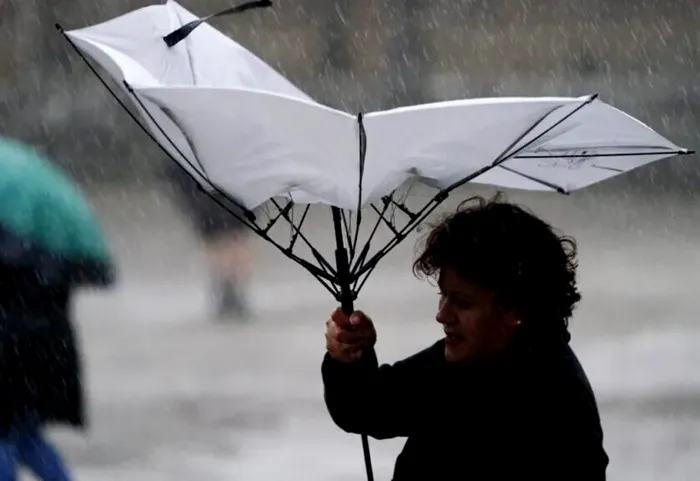 METEO ANM: Ploi, descărcări electrice și rafale de vânt până vineri seara