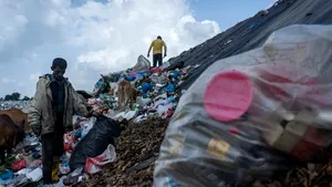 Malaezia a trimis tone de deşeuri plastice înapoi ţărilor bogate, printre care SUA, Marea Britanie, Franţa şi Canada: Nu vom fi groapa de gunoi a planetei