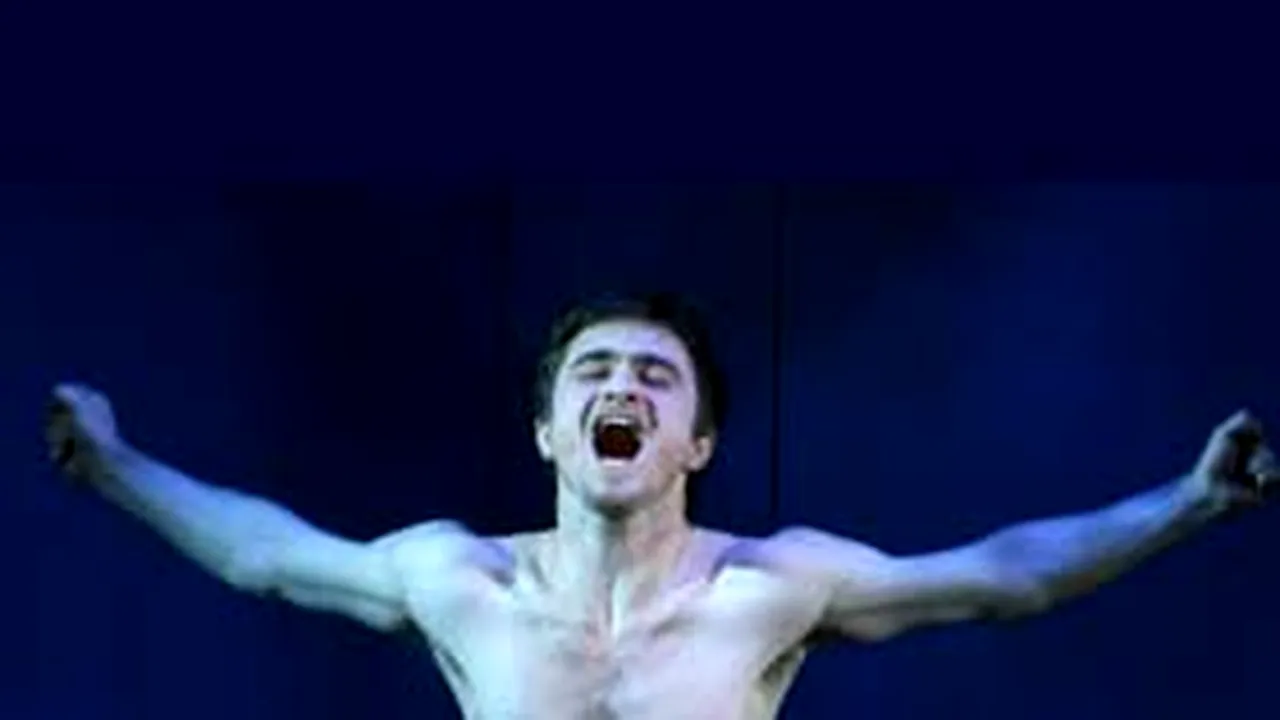 Daniel Radcliffe debutează nud pe Broadway, în septembrie