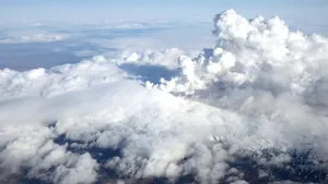 Ce se întâmplă cu un avion care trece printr-un nor de cenuşă vulcanică? - VIDEO