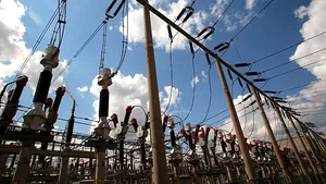Franţa va cheltui 8,4 miliarde de euro pentru a ajuta companiile să achite facturile la energie