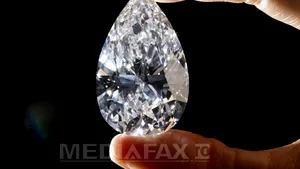 A fost vândut cel mai mare diamant pur incolor. Preţul record obţinut 