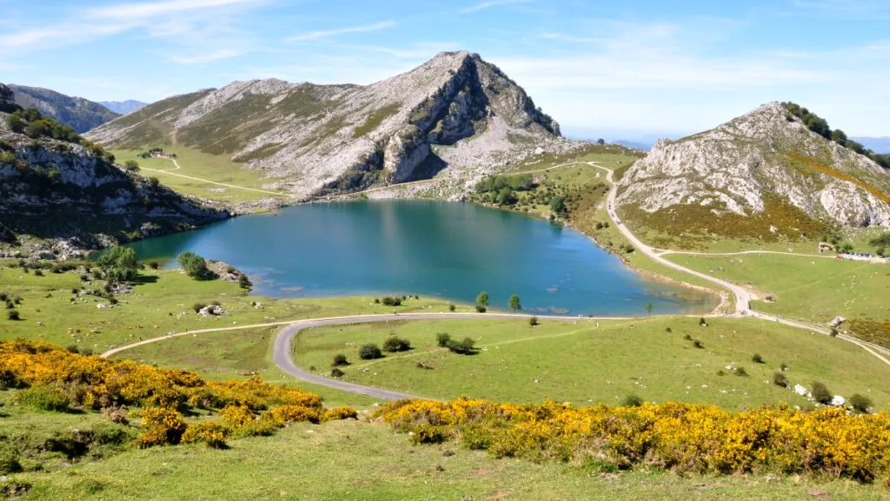 Oferta greu de refuzat: locuiești gratis într-un paradis din Spania și muncești doar trei ore pe zi