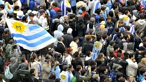 40 de persoane arestate la Montevideo, după eliminarea Uruguayului de la CM-2010 - VIDEO