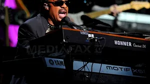 Stevie Wonder va deveni tată de tripleţi, la 64 de ani