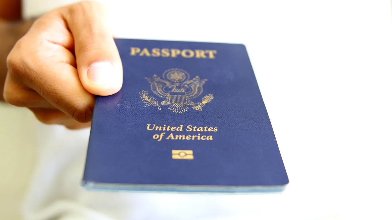 Numărul americanilor care renunţă la cetăţenie se îndreaptă spre un nou record anual