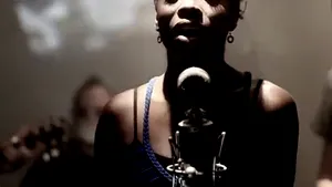 Iyeoka, artista care interpretează piesa 