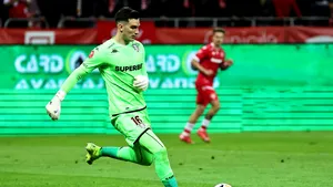 Marian Aioani, portarul titular de la FC Rapid, sub supraveghere medicală după accidentarea din meciul cu Farul