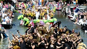 Hoţi de buzunare români, condamnaţi pentru furturi în timpul Gay Pride din Olanda