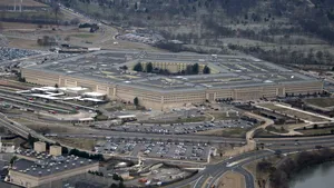 Pentagonul, acuzat că a irosit 28 de milioane de dolari pentru uniforme afgane în culori inadecvate