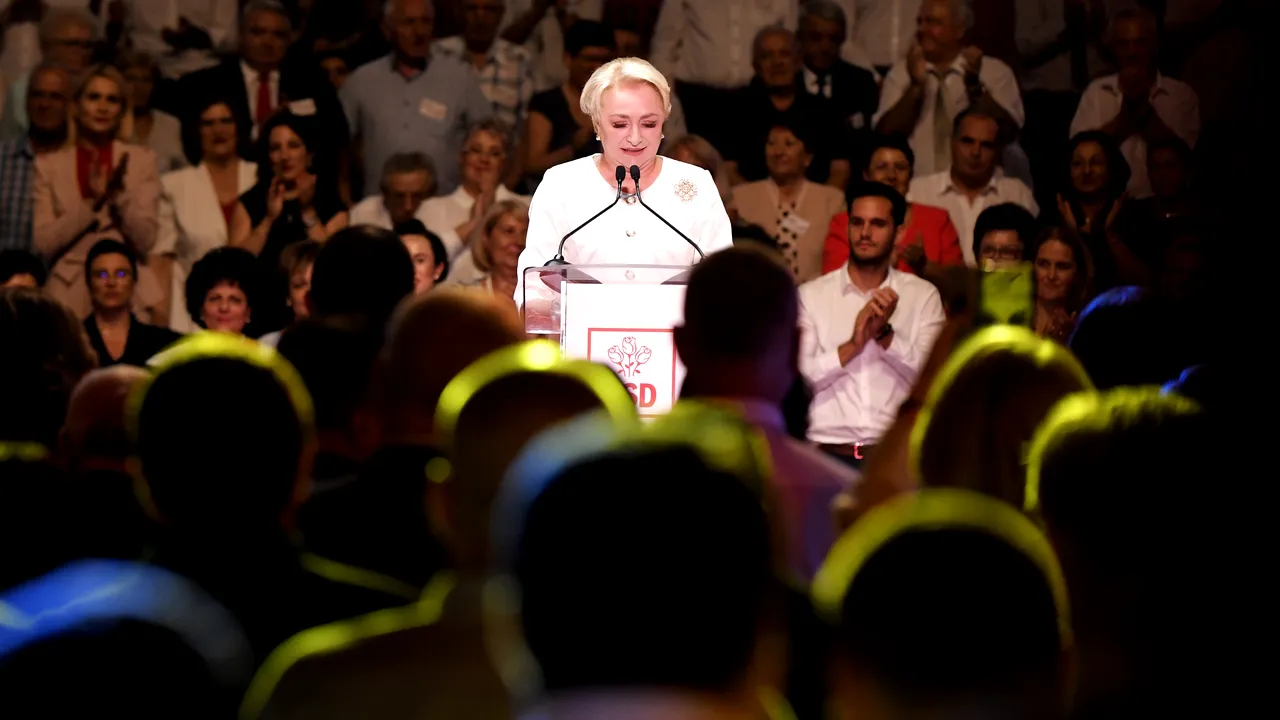 Congres PSD. Dăncilă, primul discurs de candidată la prezidenţiale: În spatele meu nu stă nimeni şi nimic altceva decât muncă/ Serghei Stanişev anunţă dezgheţarea relaţiilor dintre PES şi PSD: Avem încredere în Viorica Dăncilă/ Liderul social-democraţilor a intrat în sală pe melodia „Eye of the tiger”/  LIVE UPDATE