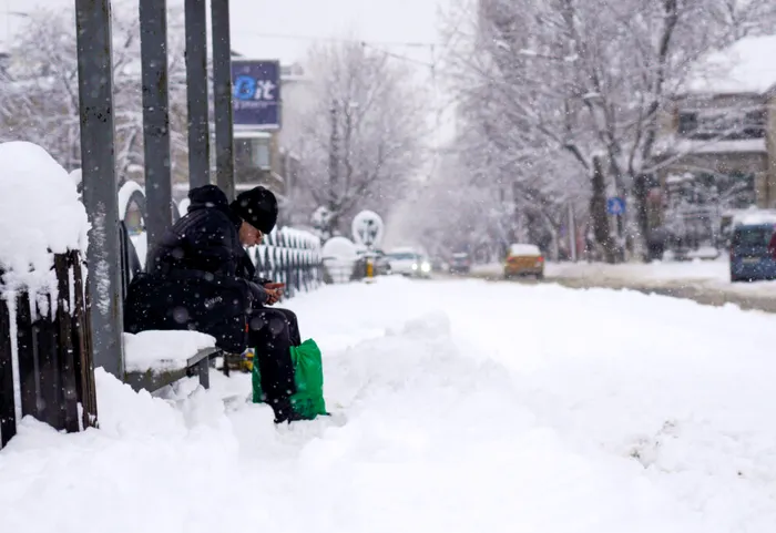 METEO ANM, Cod galben de viscol și ninsori în jumătate de țară: rafale de până la 70 km/h