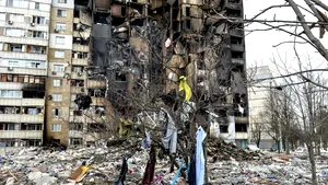 A 16-a zi de război în Ucraina. Explozii în Nikolaev, Dnipro şi la Luţk. Uniunea Europeană anunţă noi sancţiuni împotriva Rusiei, în coordonare cu Grupul G7 