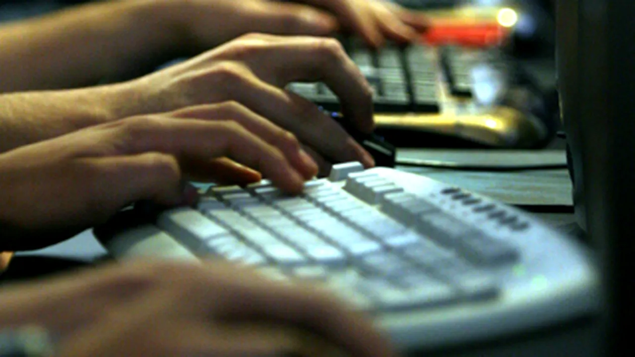 Dependenţa de internet, favorizată de depresie în cazul adolescenţilor
