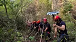 Misiune dificilă pentru pompierii români în Serbia. Au degajat 7 kilometri de drum pentru a ajunge la zonele afectate de incendii