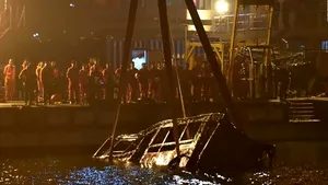 Incident ŞOCANT în China: Toţi pasagerii unui autobuz au murit după o altercaţie între şofer şi o pasageră | VIDEO
