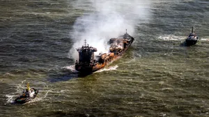 Căpitanul navei care s-a izbit de un petrolier american este rus, spune proprietarul