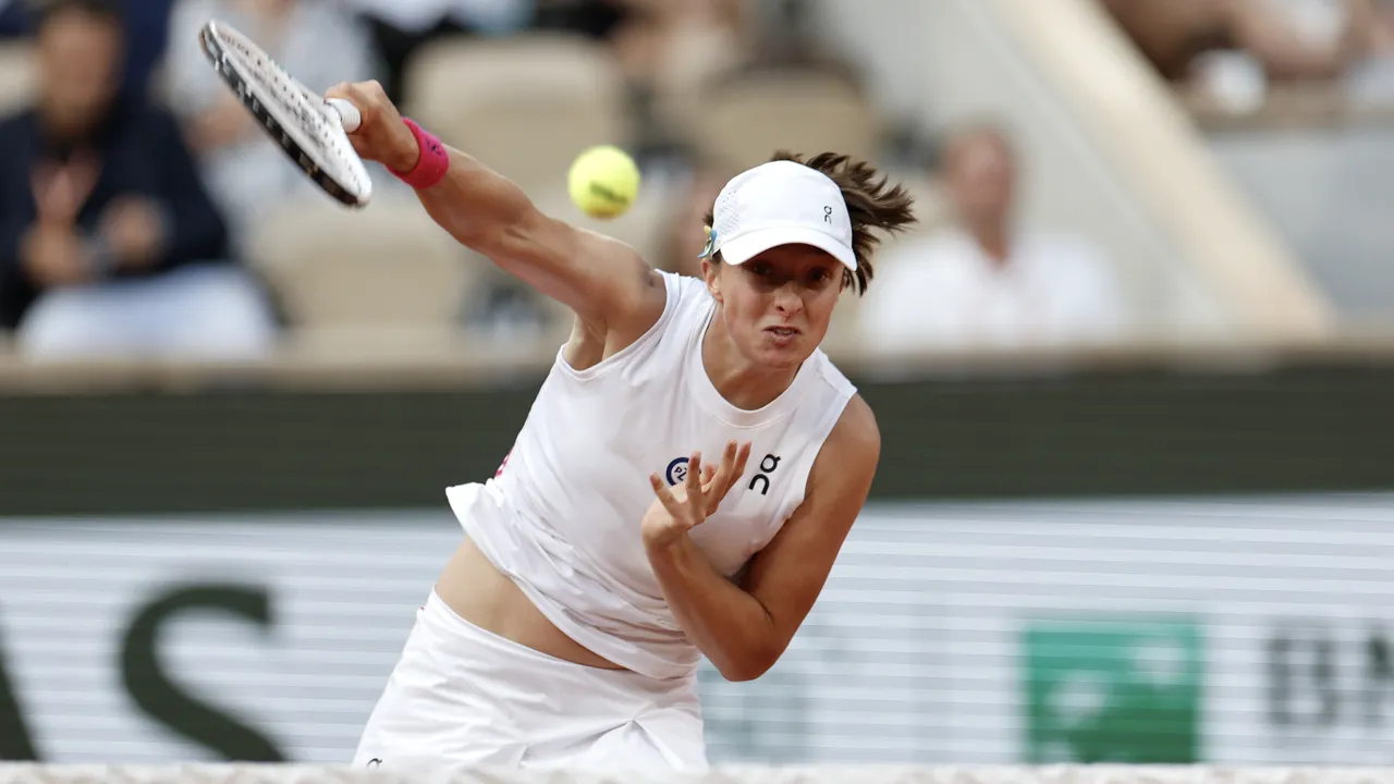 Swiatek trece uşor de Azarenka şi se califică a treia oară consecutiv în semifinalele de la Doha