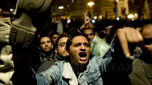 Proteste faţă de penele frecvente de curent: Şoseaua Petricani, blocată de 50 de oameni nemulţumiţi