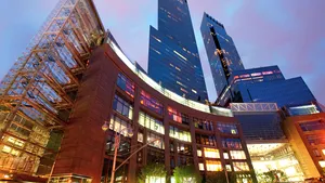 Pandemia a stricat preţurile. Miliardarul indian Ambani cumpără hotelul Mandarin din New York cu 98 de milioane de dolari

