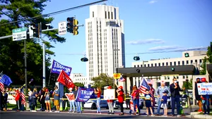 Cum arată interiorul Centrului Medical Militar Walter Reed unde preşedintele Donald Trump este tratat pentru COVID-19. Suporterii lui Trump din toată ţara s-au adunat în semn de solidaritate
