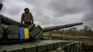 Războiul din Ucraina, ziua 401. Zelenski promite să învingă „răul rusesc” / Ruşii au atacat la Zaporojie şi pun presiune pe Herson cu aviaţie şi artilerie / Ucraina comemorează Bucea: nu vom ierta niciodată / Putin începe recrutarea de primăvară; preferă tineri cu vârste între 18 şi 27 de ani, un total de 147.000 de persoane