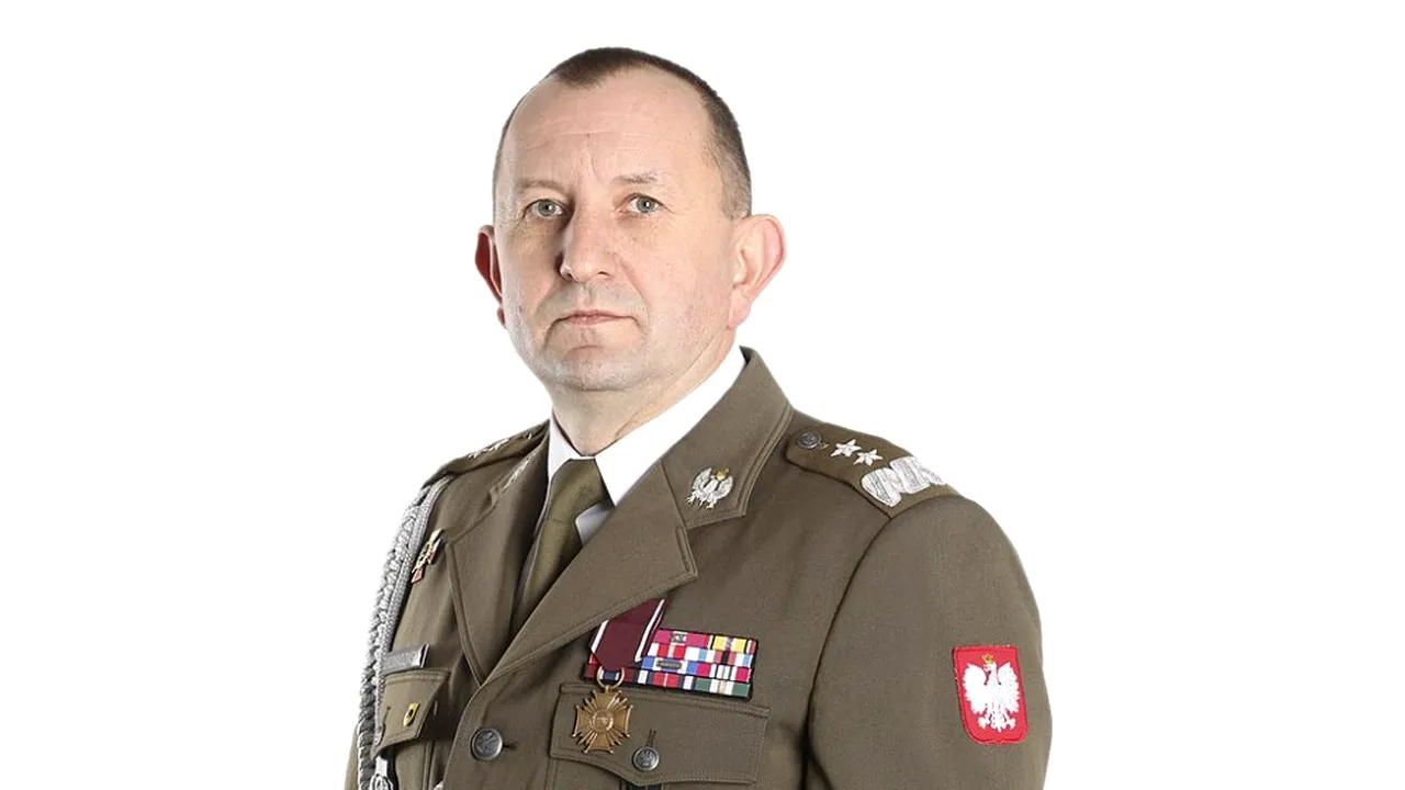 Liderul grupului de luptă multinaţional NATO-UE a fost demis şi este subiectul unei anchete de contrainformaţii