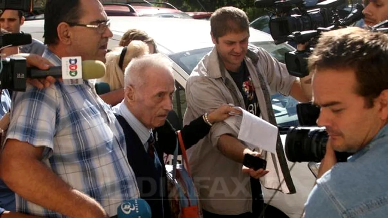 Alexandru Vişinescu, audiat la Parchetul instanţei supreme în dosarul în care este acuzat de genocid. Nepotul său spune că acesta nu ar fi dat declaraţii pentru că are dificultăţi de vorbire