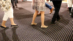 O tânără este cercetată penal după ce a organizat o petrecere acasă