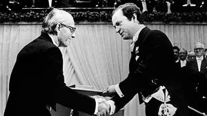 Biochimistul britanic Frederick Sanger, dublu laureat al premiului Nobel, a murit la 95 de ani