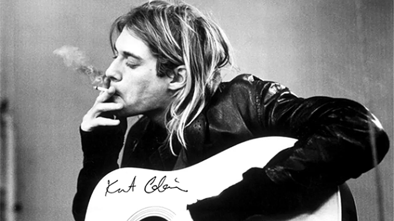 O chitară ruptă de Kurt Cobain în timpul unui concert, scoasă la vânzare cu 80.000 de dolari