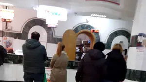 De teama coronavirusului, angajaţii Poştei Române cer măşti şi mănuşi pentru manevrarea coletelor din China - FOTO