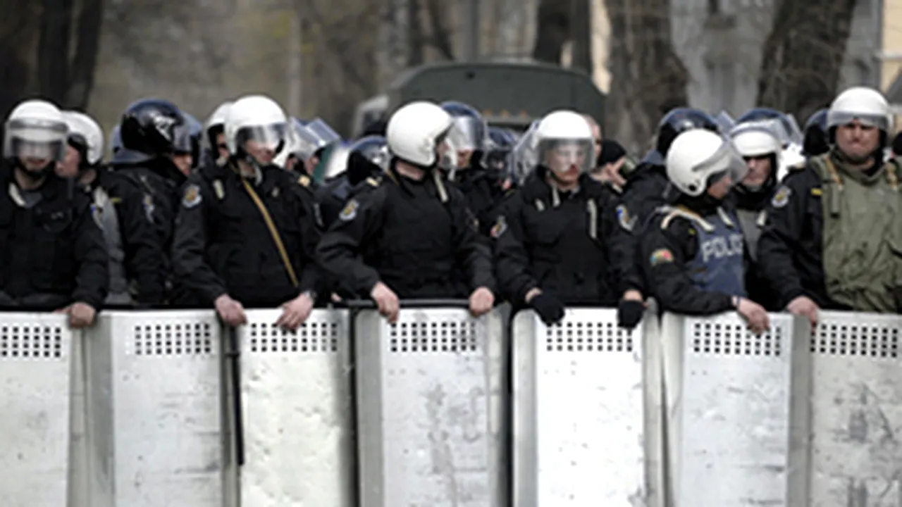 295 de persoane, reţinute la Chişinău