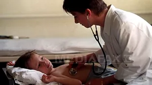 Avocatul Poporului: Sute de copii din Prahova au părinţii plecaţi din ţară sau suferă de boli grave